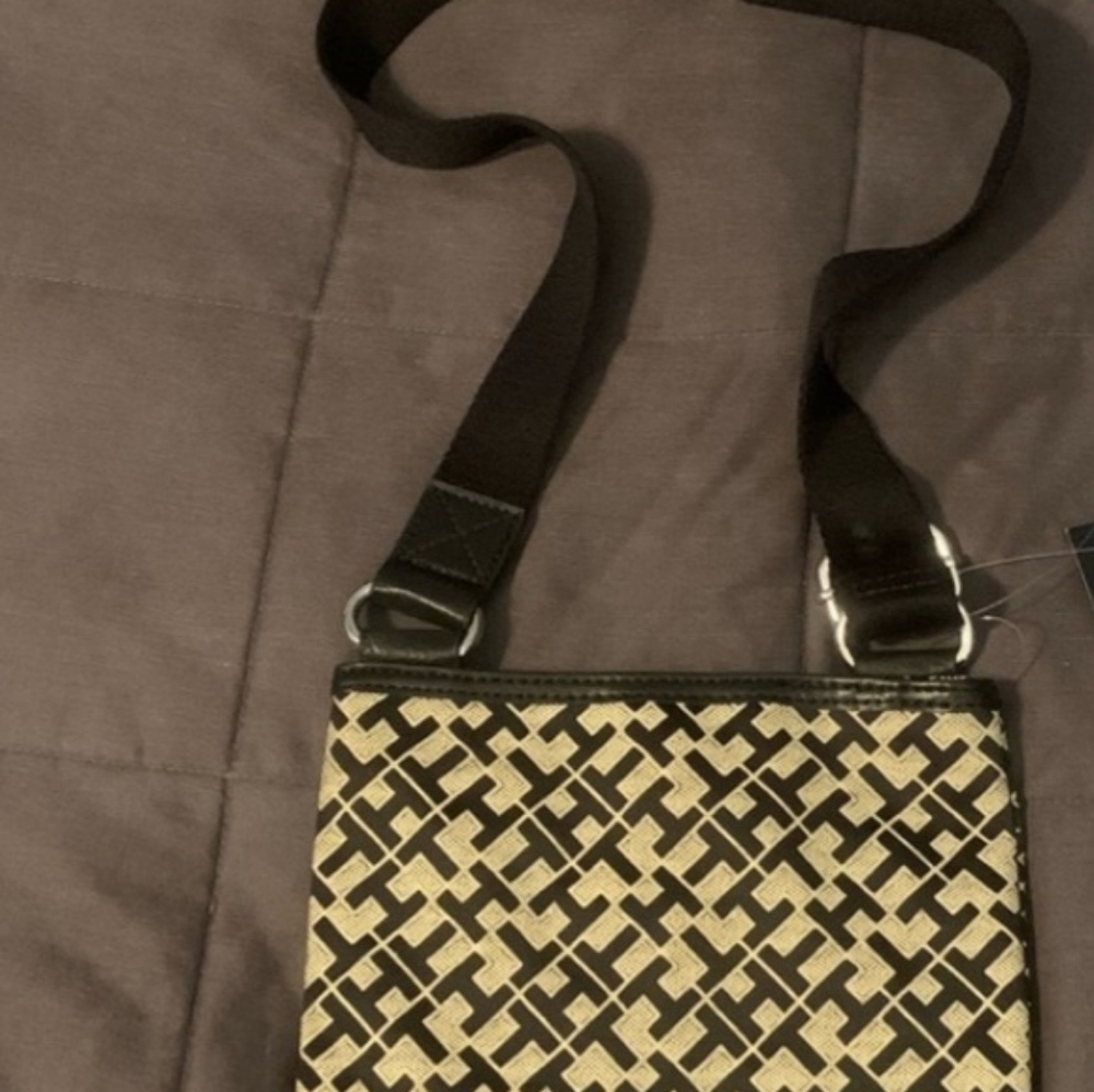 Tommy Hilfiger crossbody